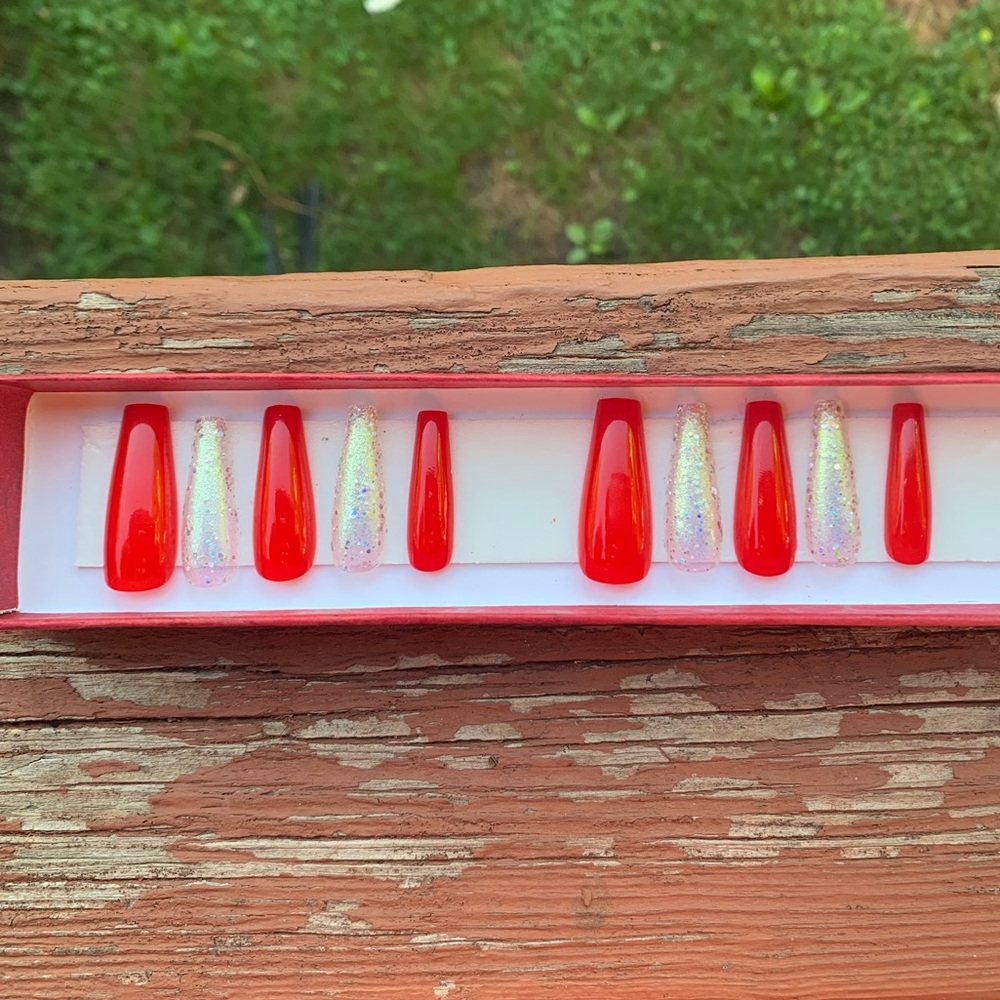 Press on nails